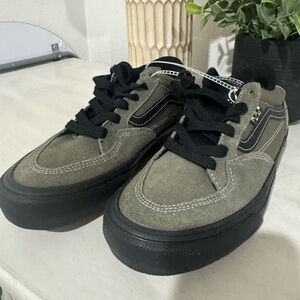 Vans Men's Green and Black Sneakers